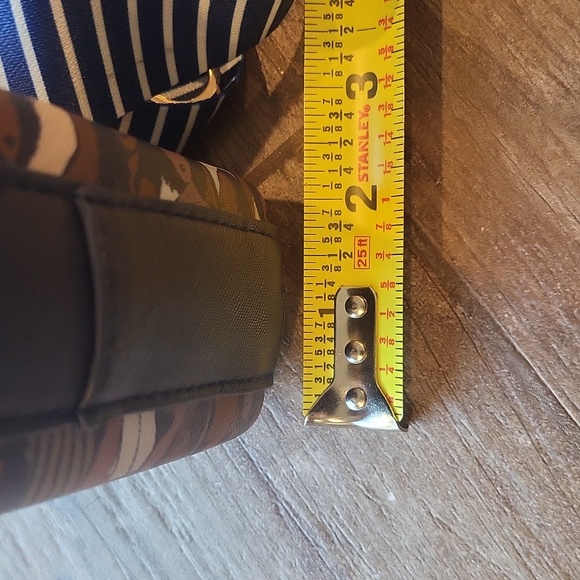 IZZY & LIV Powerful Women Crossbody Clutch Bag w/ Adjustable Strap Gold Accents - Picture 6 of 13